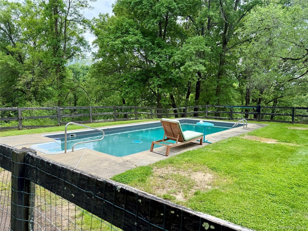 183 Barrytown Road - Photo 2
