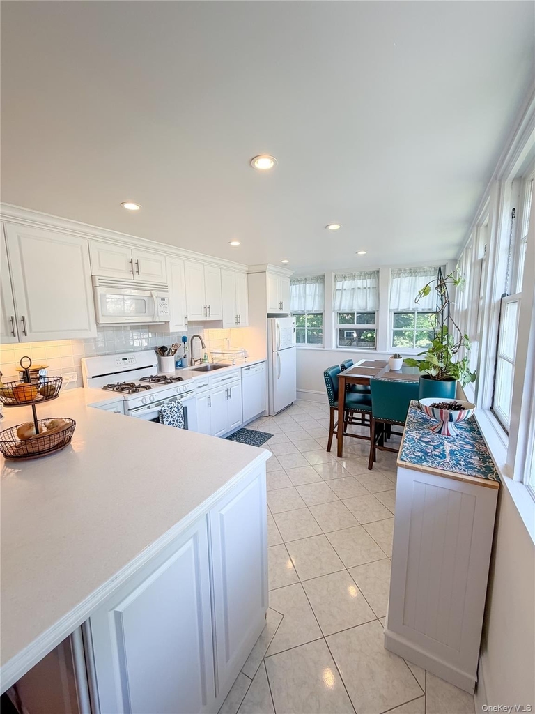43 W Neck Road - Photo 5