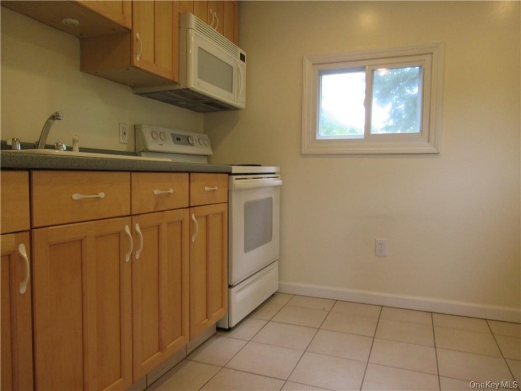 129 Charles Colman Boulevard - Photo 7