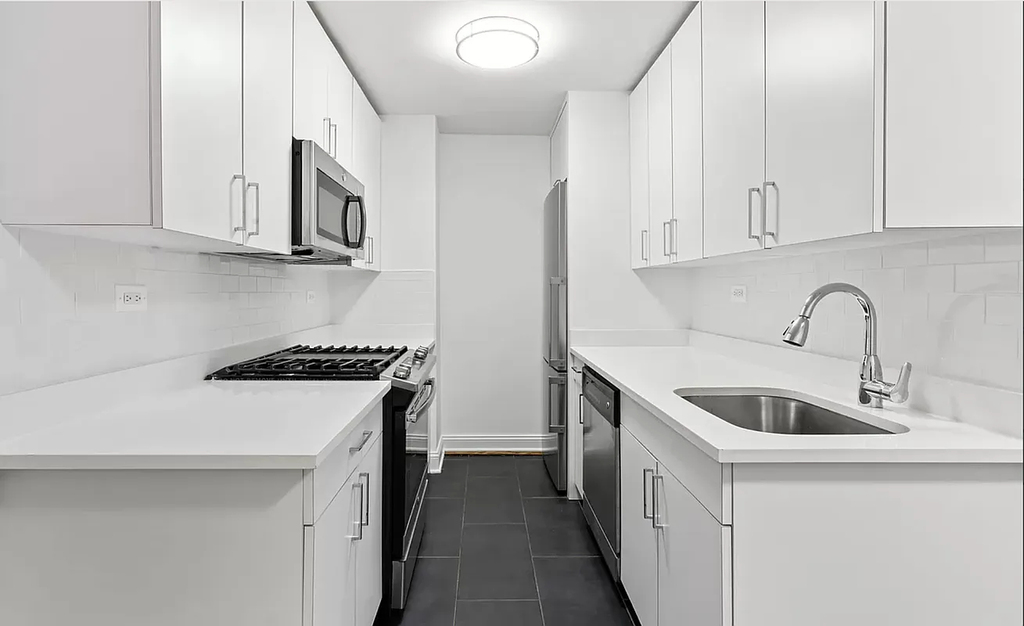 89th street First Avenue - Photo 1