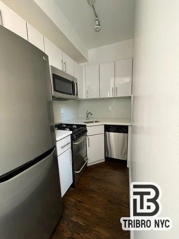 12 5th Avenue - Photo 2
