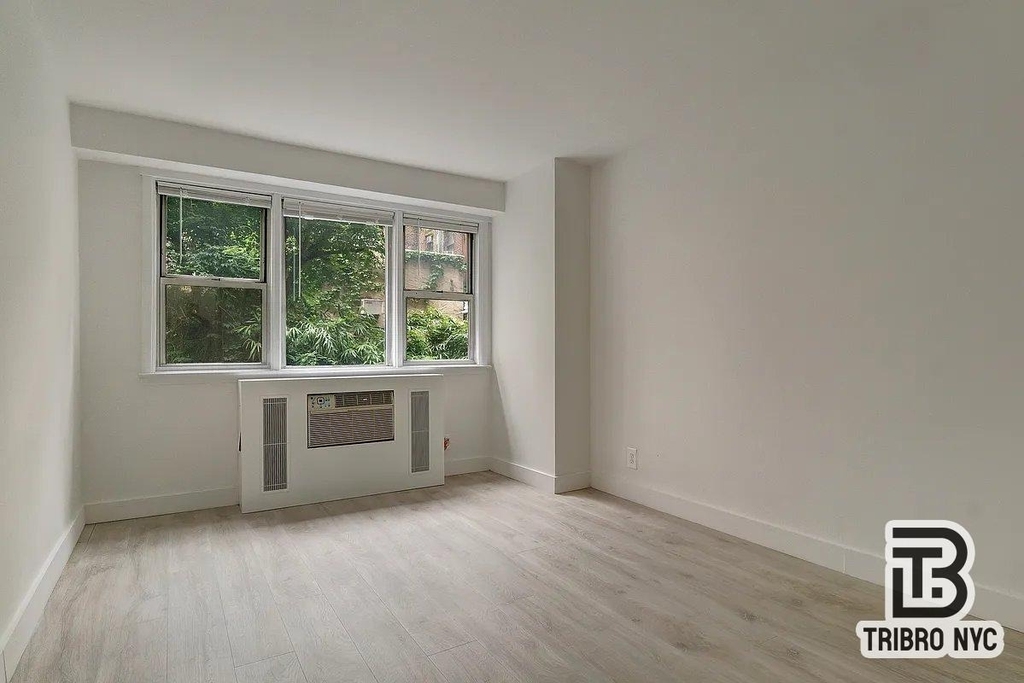 139 E 27th Street - Photo 1