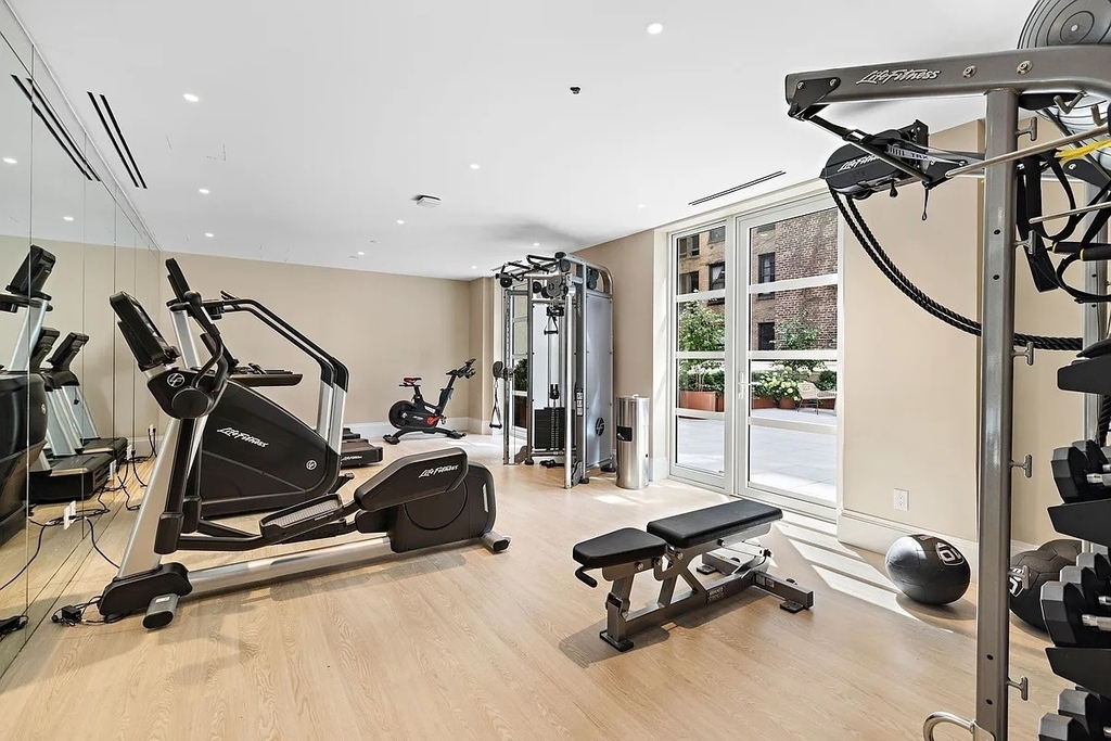 250 E 21st Street - Photo 8