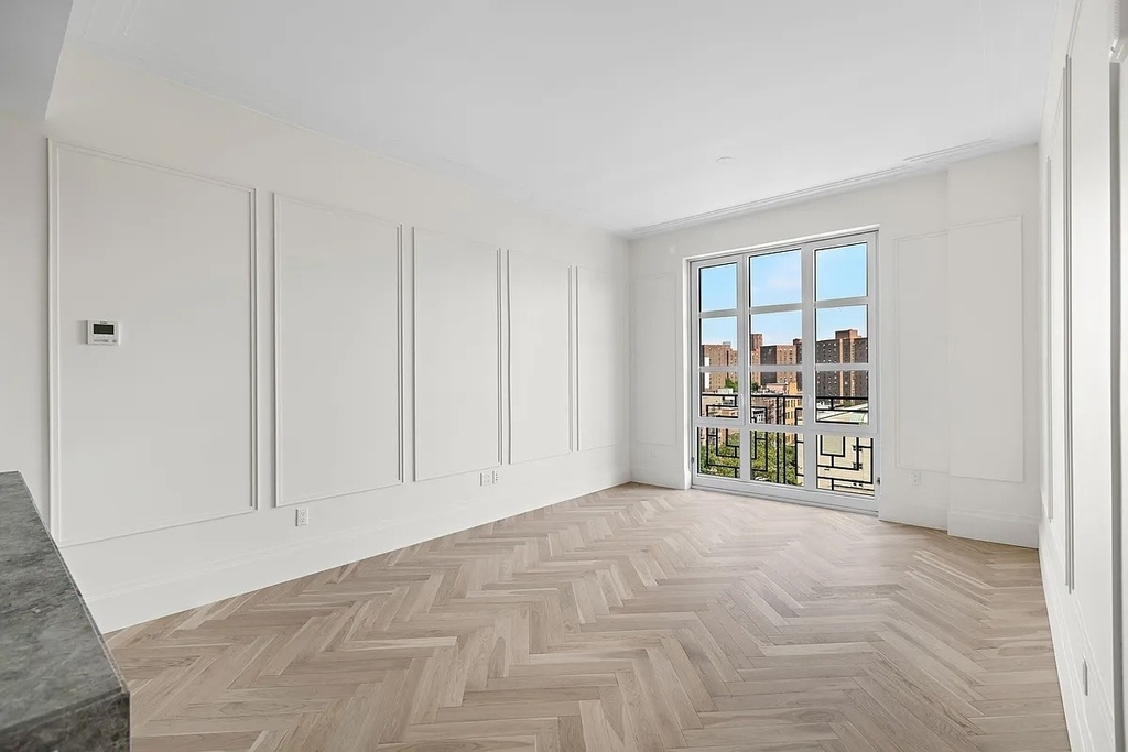 250 E 21st Street - Photo 1