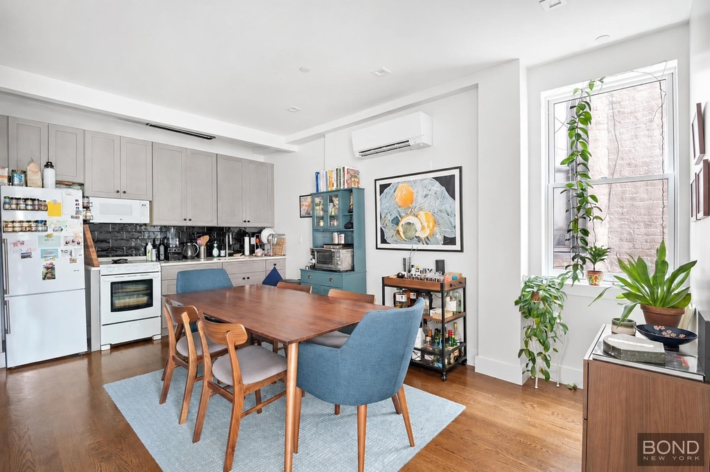 776 Franklin Avenue - Photo 1