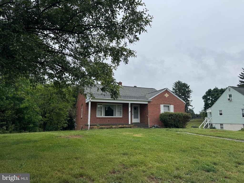 1123 Shepherdstown Road - Photo 5