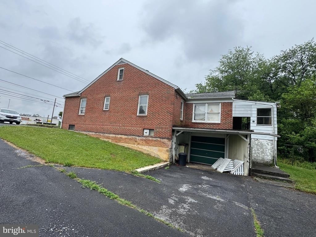 1123 Shepherdstown Road - Photo 7