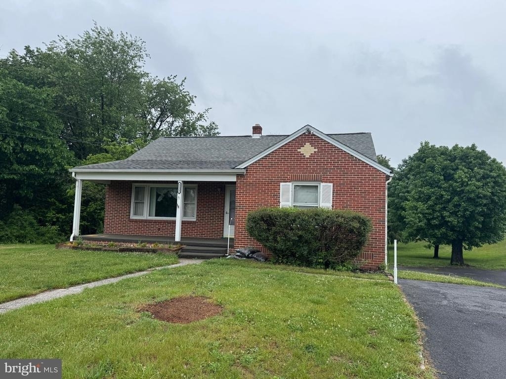 1123 Shepherdstown Road - Photo 0