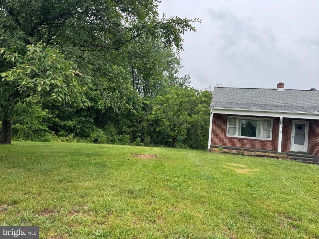 1123 Shepherdstown Road - Photo 4