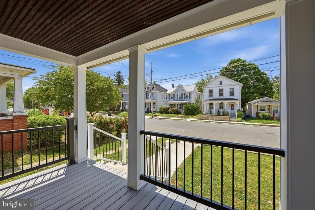 314 E Piccadilly Street - Photo 3