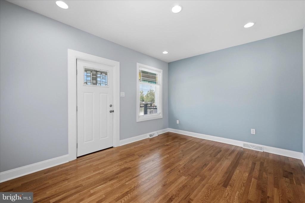 314 E Piccadilly Street - Photo 6