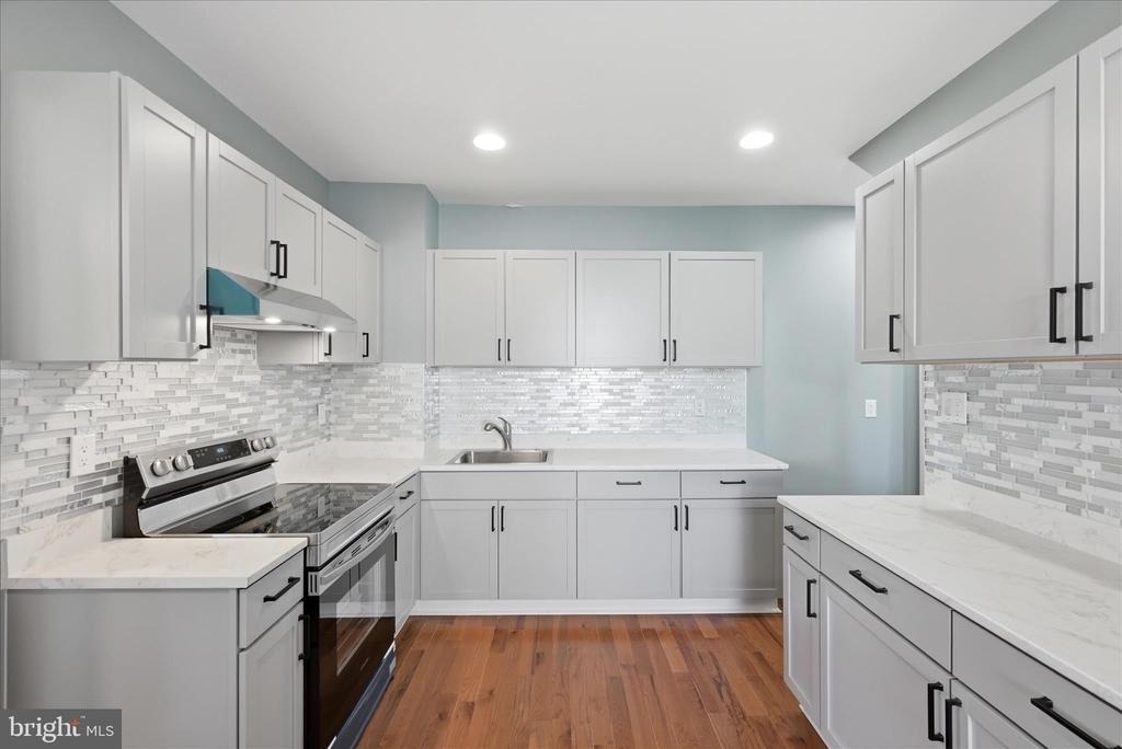 312 E Piccadilly Street - Photo 11