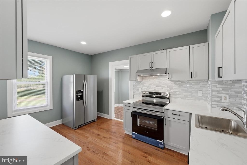 312 E Piccadilly Street - Photo 9