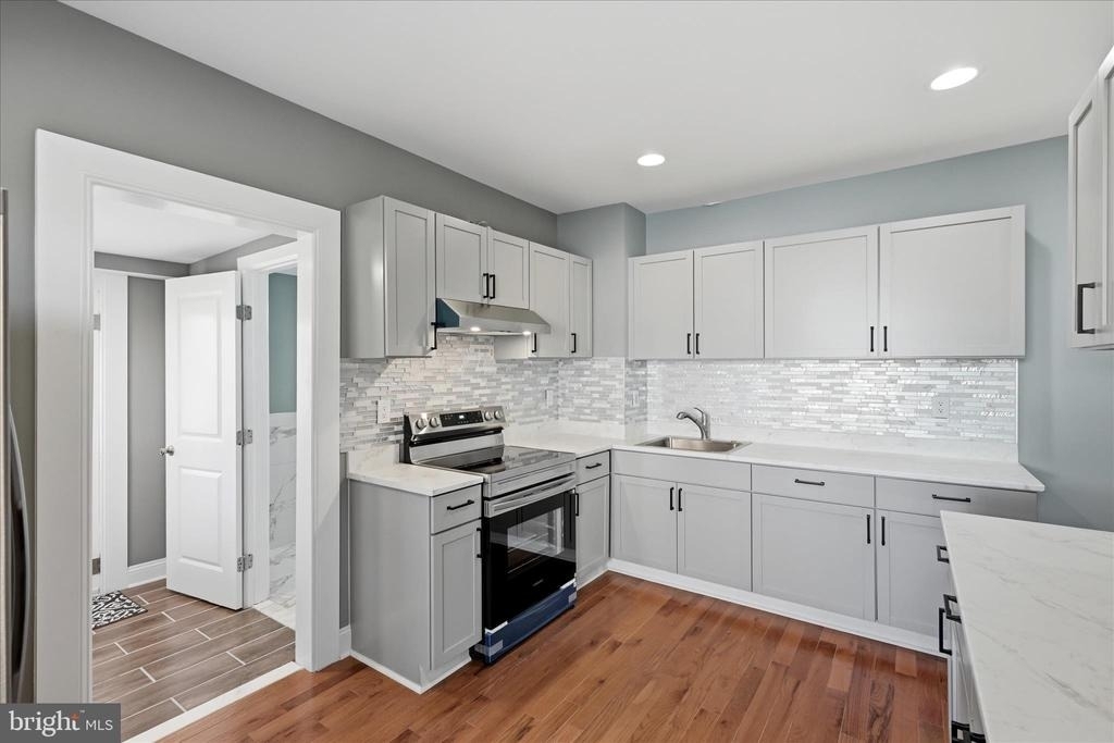312 E Piccadilly Street - Photo 12