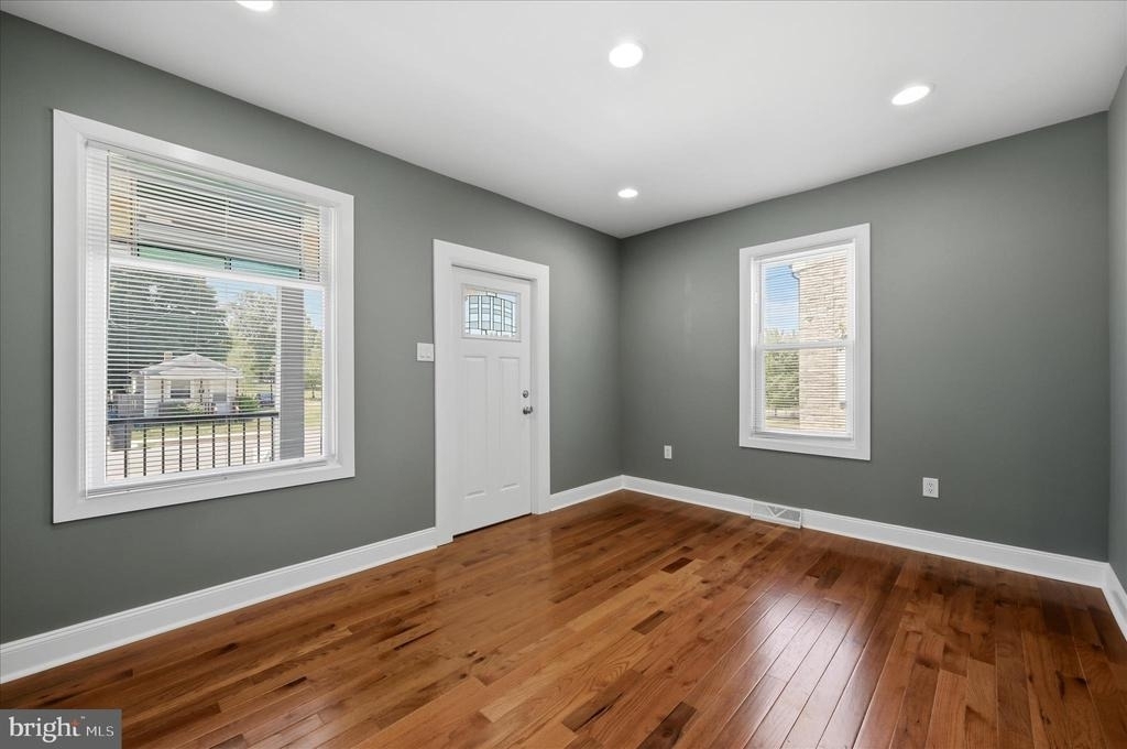 312 E Piccadilly Street - Photo 6