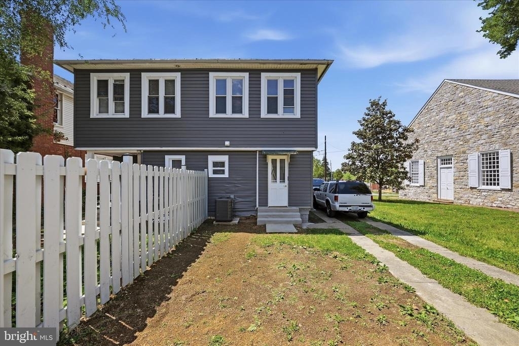 312 E Piccadilly Street - Photo 23