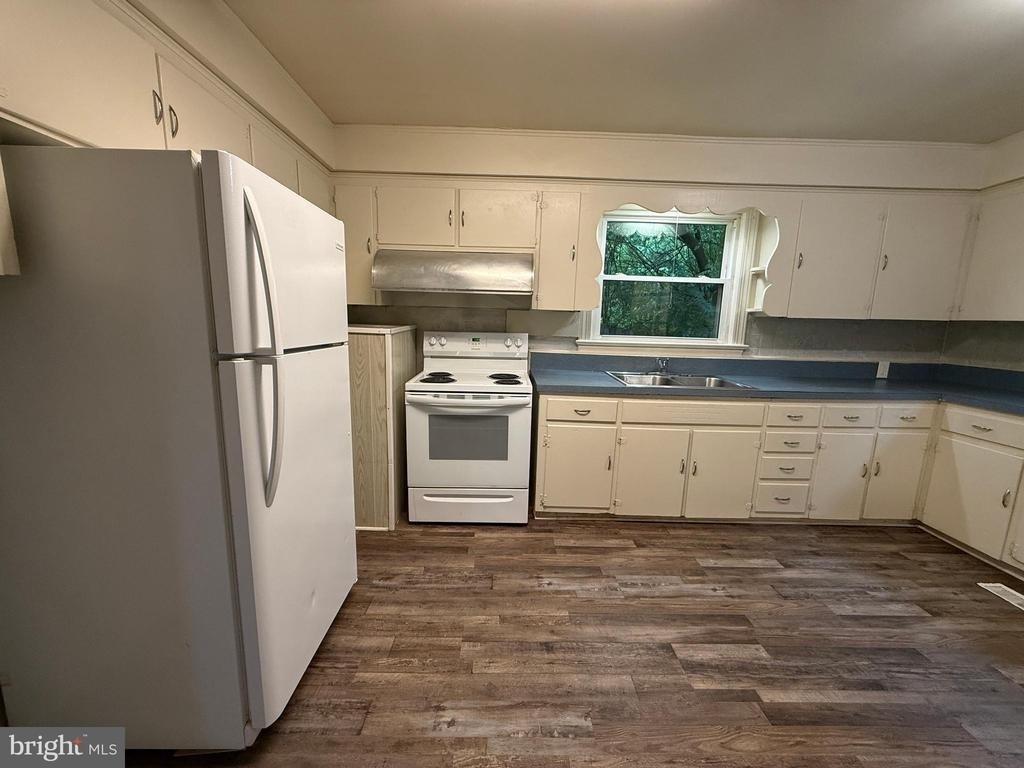 503 Pratt Street - Photo 10
