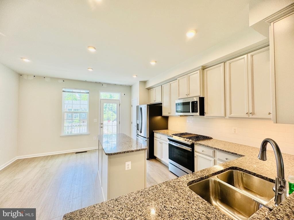 18374 Reaper Hill Court - Photo 10