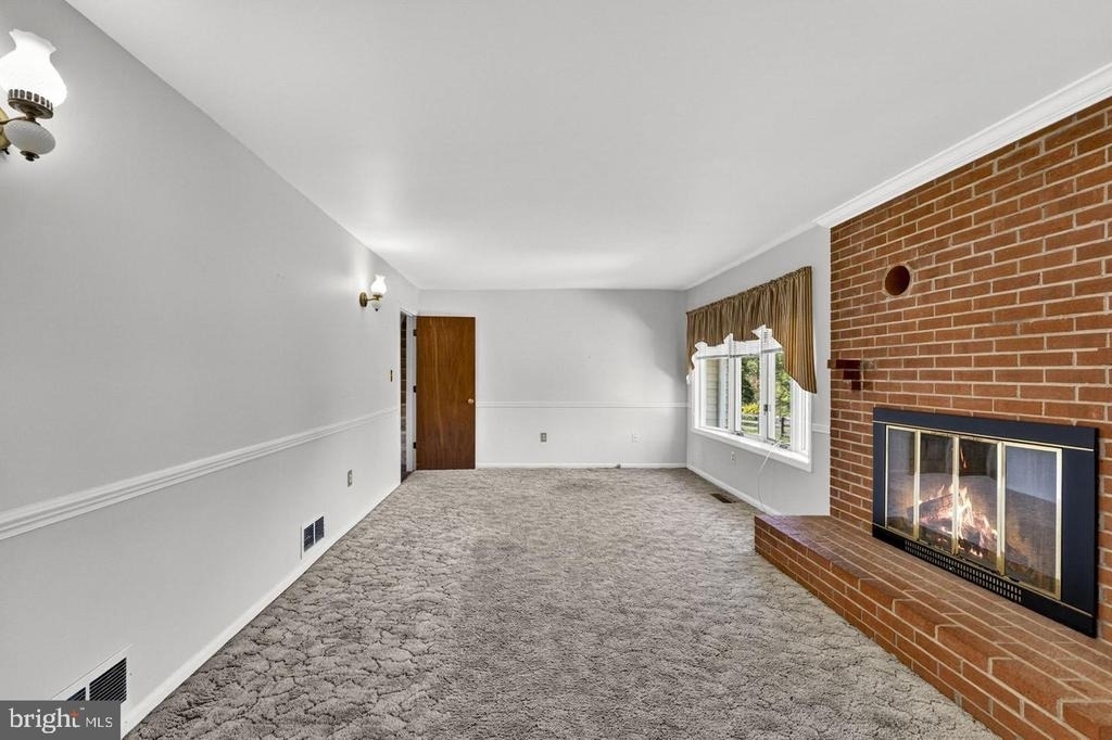 40297 Braddock Road - Photo 4
