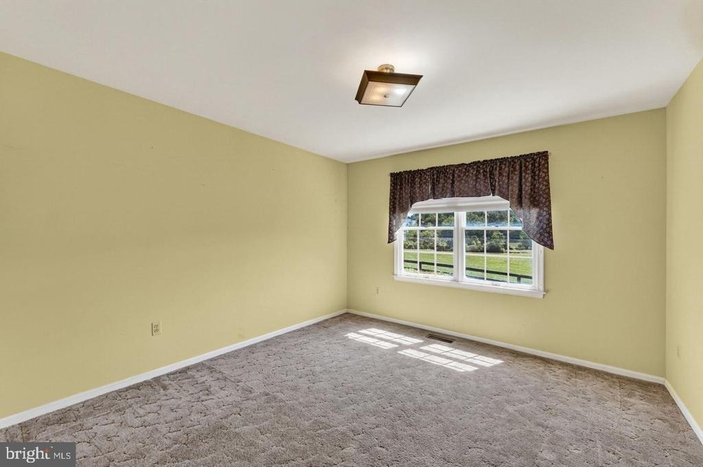 40297 Braddock Road - Photo 16
