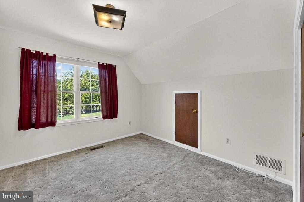 40297 Braddock Road - Photo 18