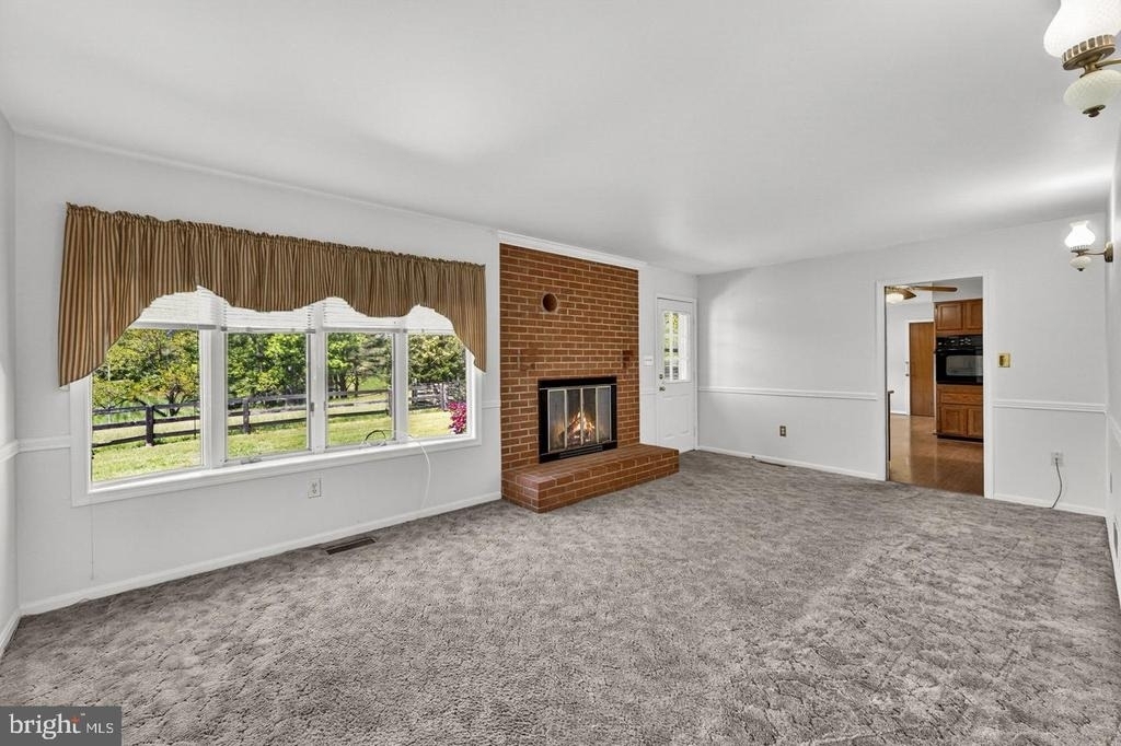40297 Braddock Road - Photo 2