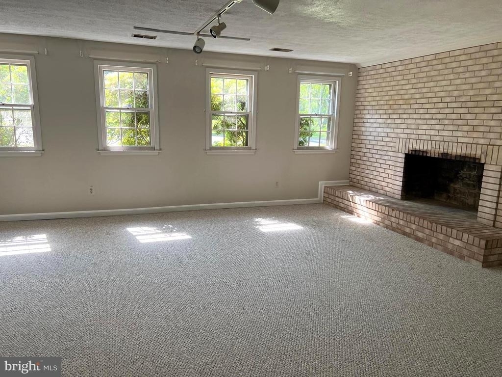 8523 Tysons Court - Photo 2