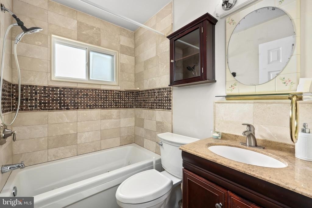 609 Jefferson Street - Photo 2