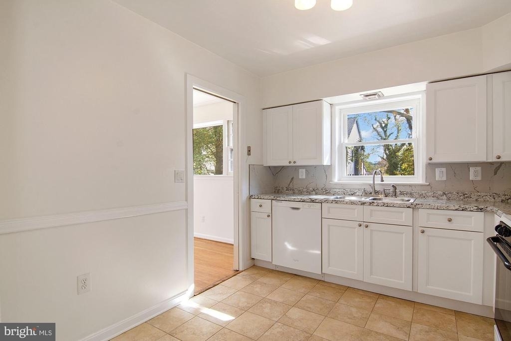 6807 Dean Drive - Photo 10