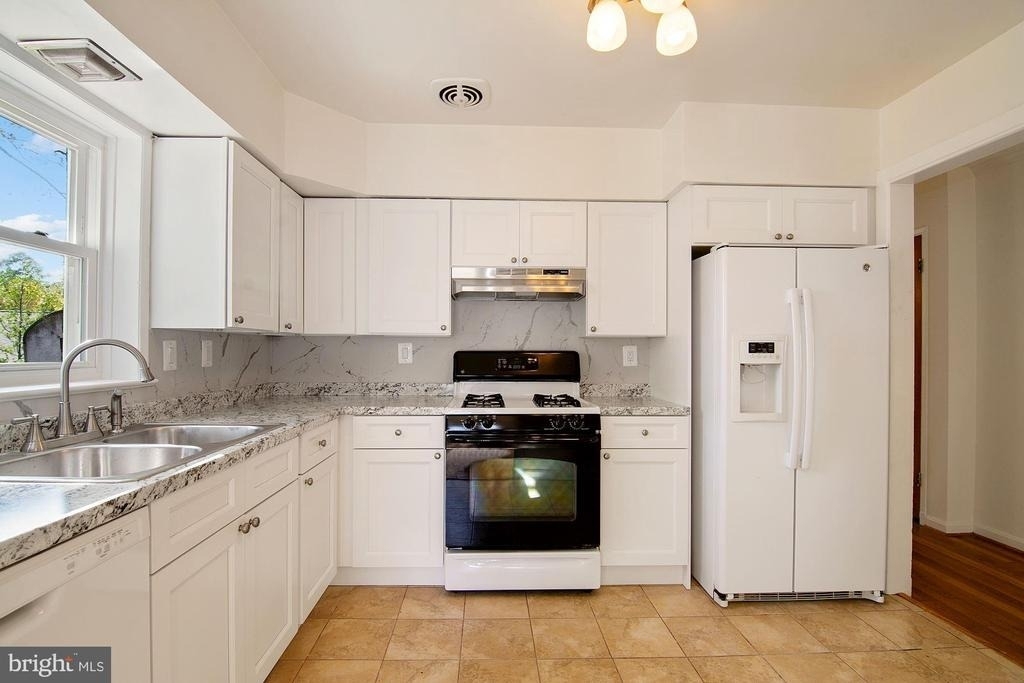 6807 Dean Drive - Photo 8