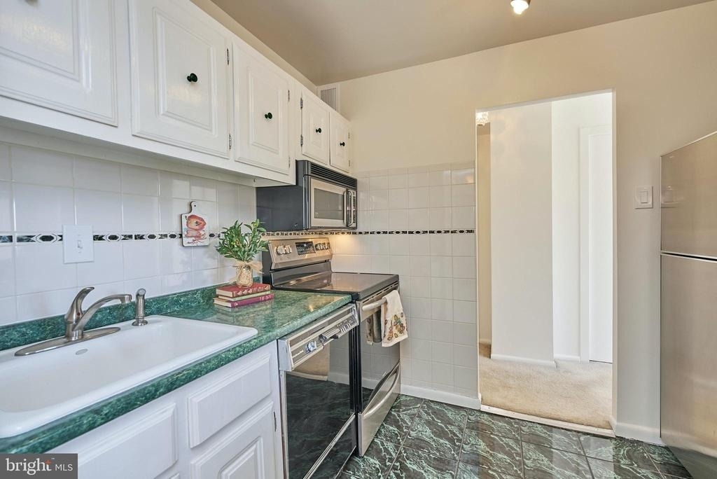 5340 Holmes Run Parkway - Photo 11