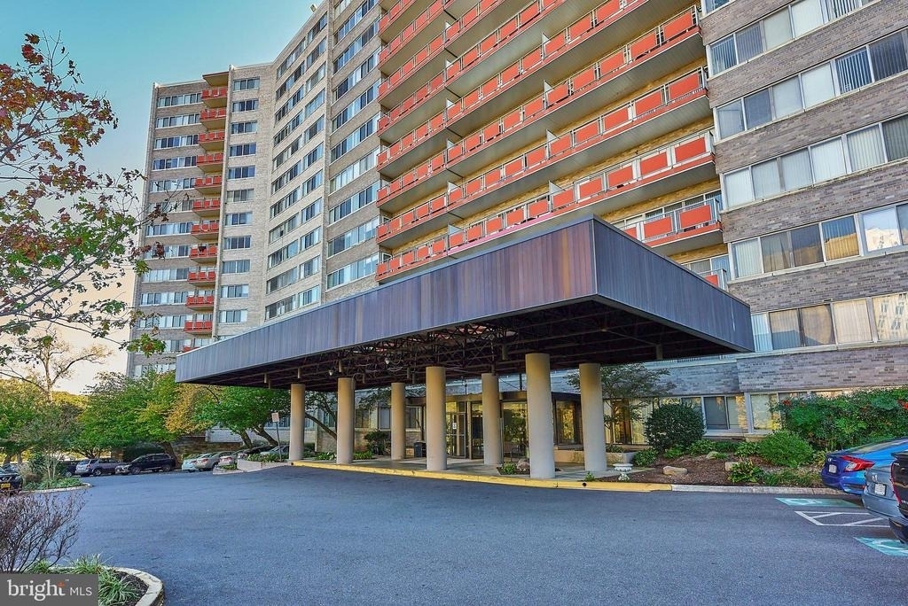 5340 Holmes Run Parkway - Photo 1