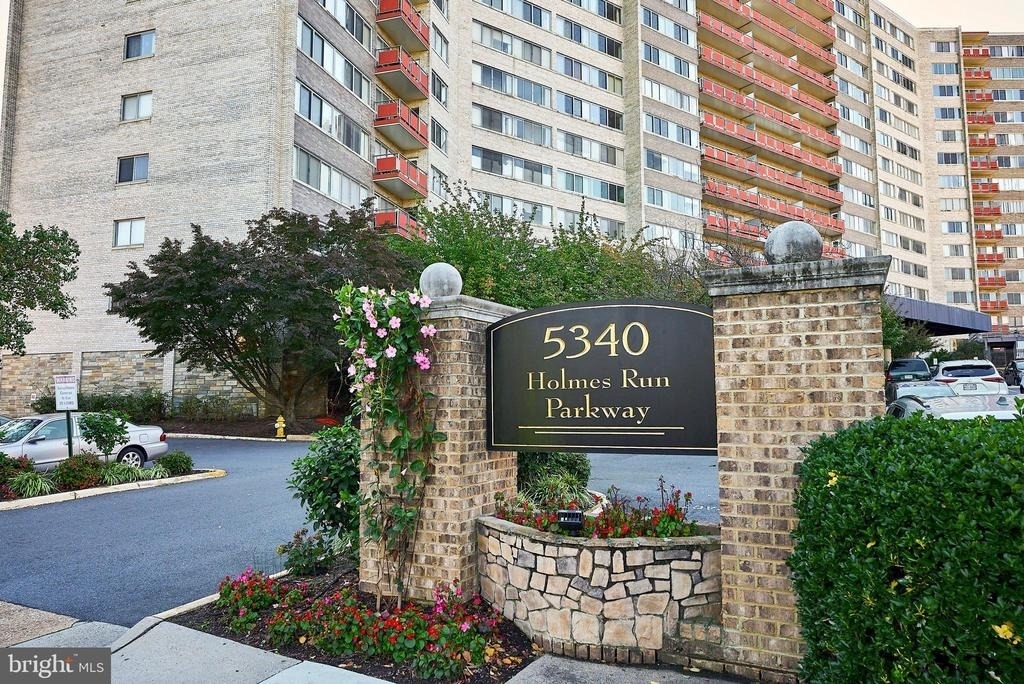 5340 Holmes Run Parkway - Photo 18