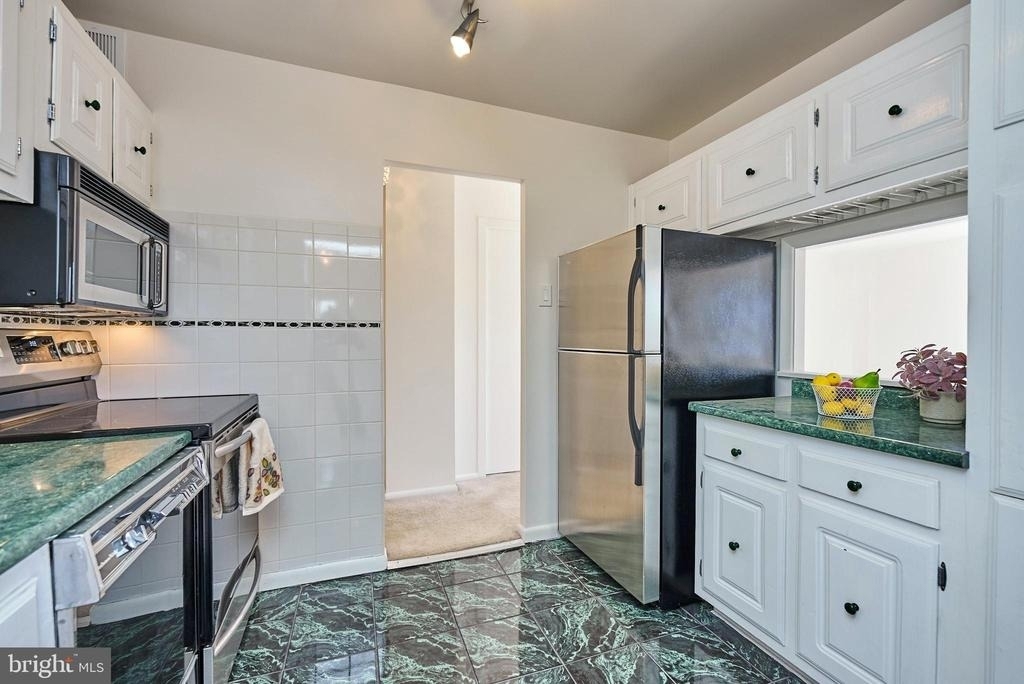 5340 Holmes Run Parkway - Photo 10