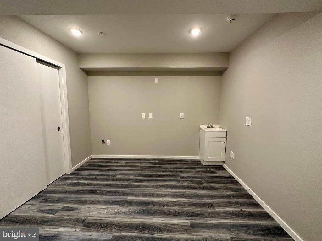 1225 W Dauphin Street - Photo 31