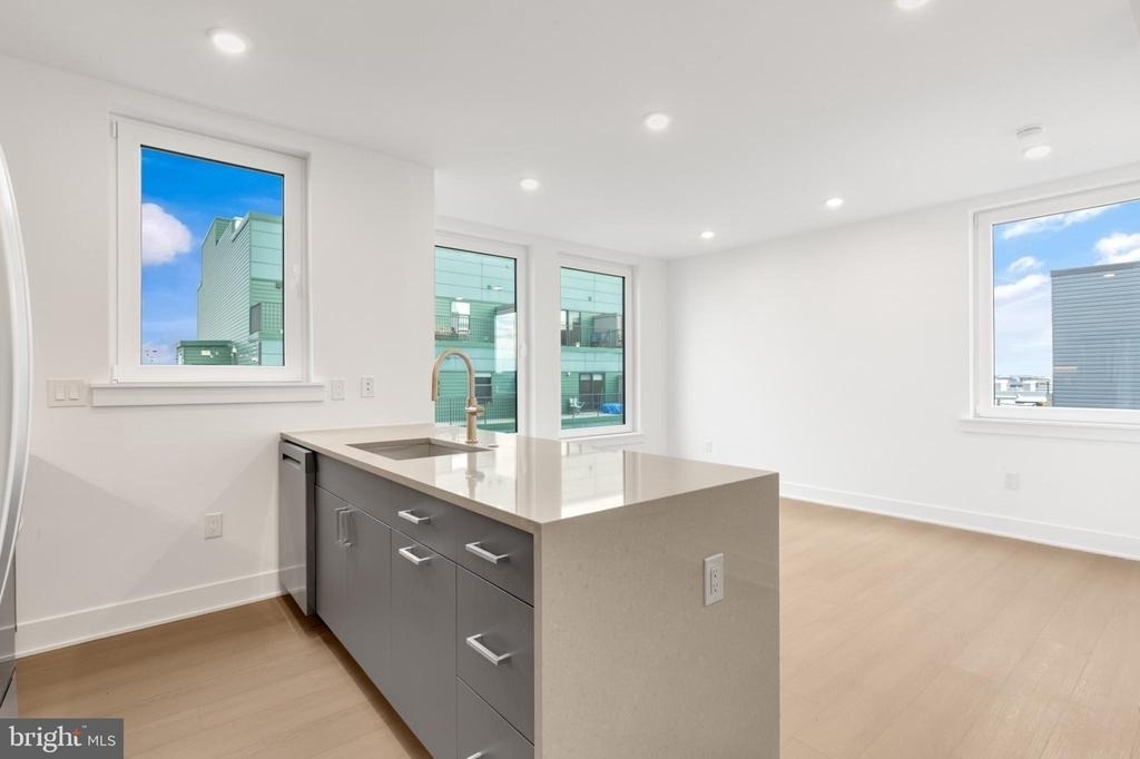 2000 Dreer Street - Photo 2