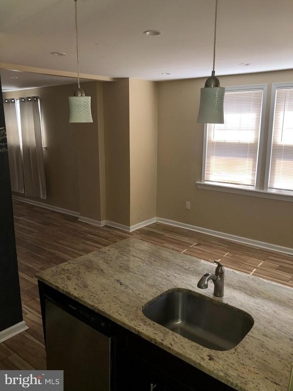 726 E 18th Street - Photo 7
