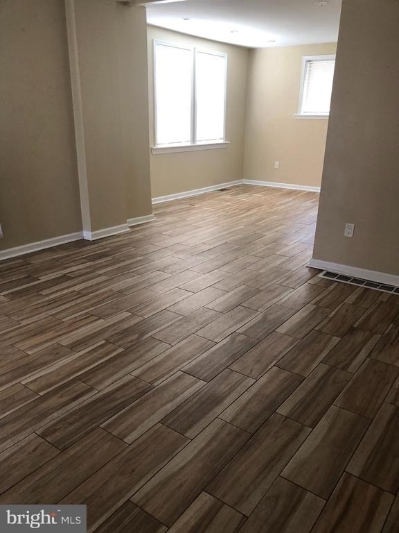 726 E 18th Street - Photo 6