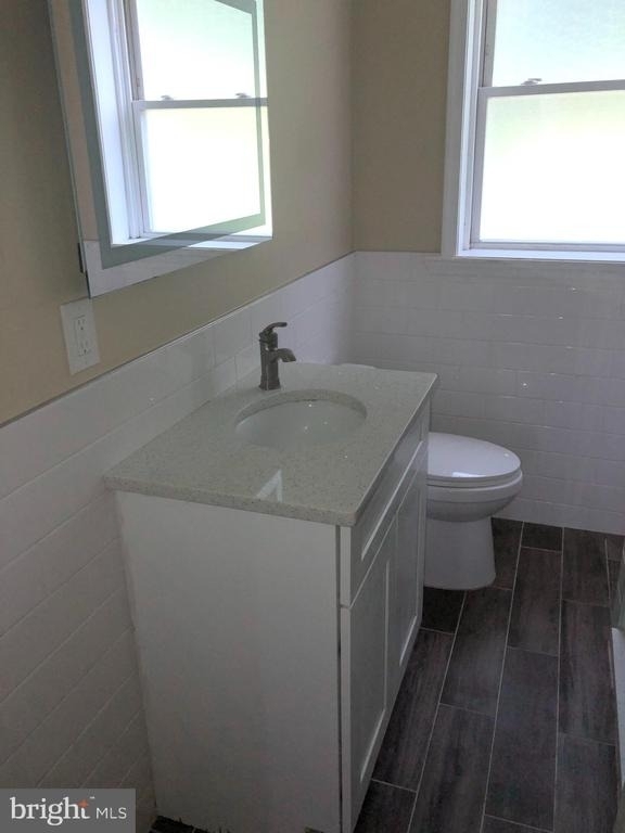 726 E 18th Street - Photo 9