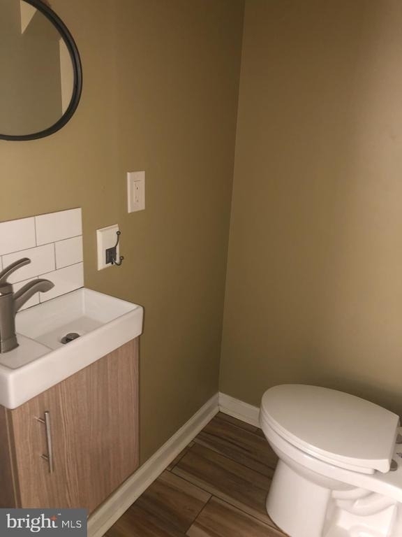 726 E 18th Street - Photo 5