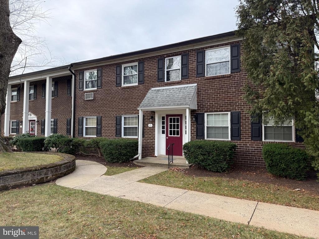 4701 Pennell - Photo 0