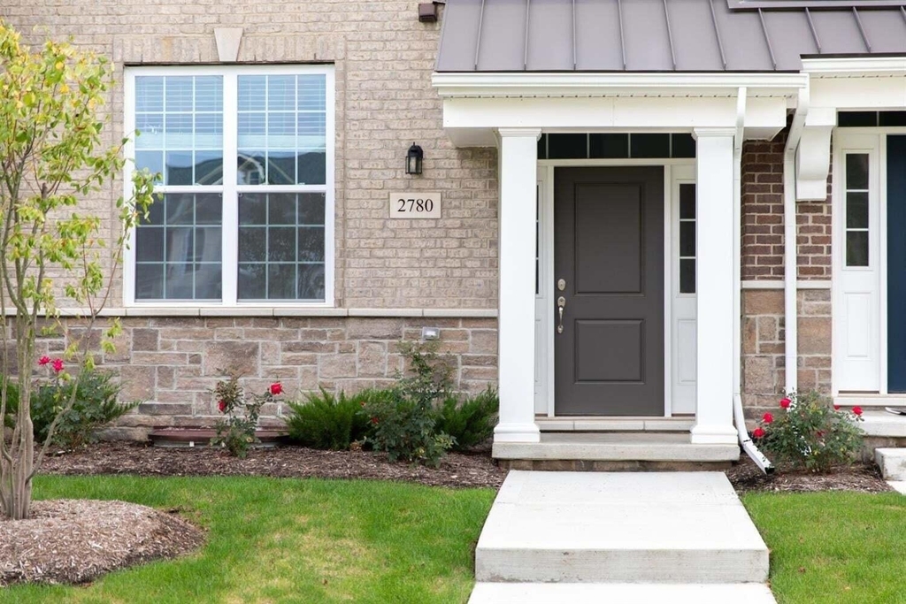 2780 Ashcombe Drive - Photo 1