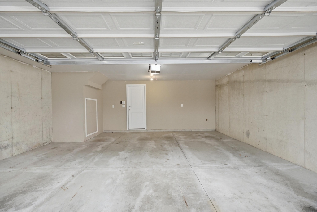 2780 Ashcombe Drive - Photo 33