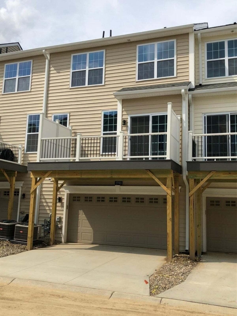 2780 Ashcombe Drive - Photo 3