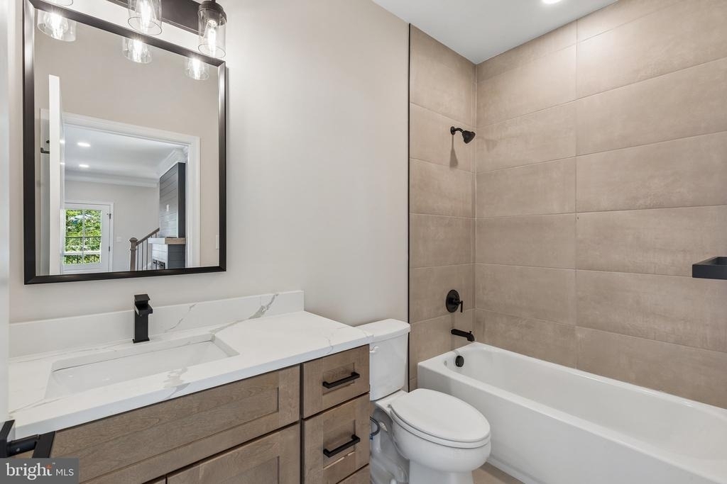 23 Christman Street - Photo 17