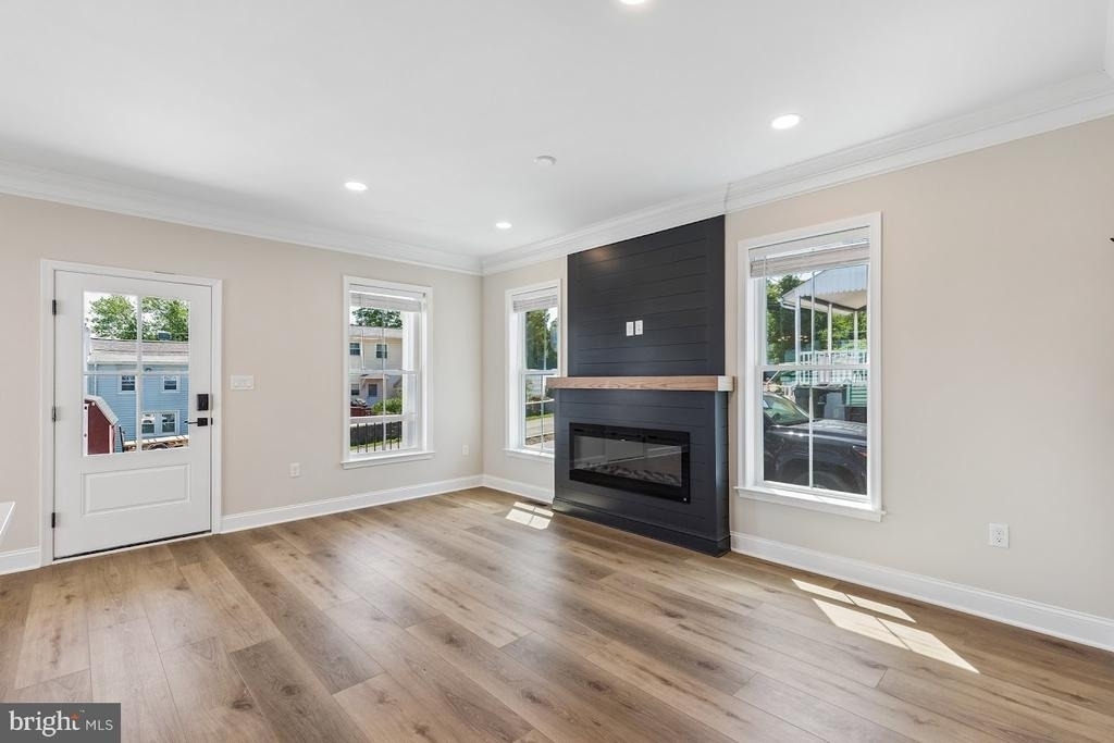 21 Christman Street - Photo 5