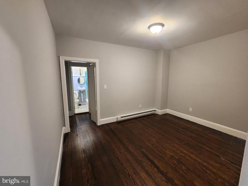1023 Chestnut Avenue - Photo 2