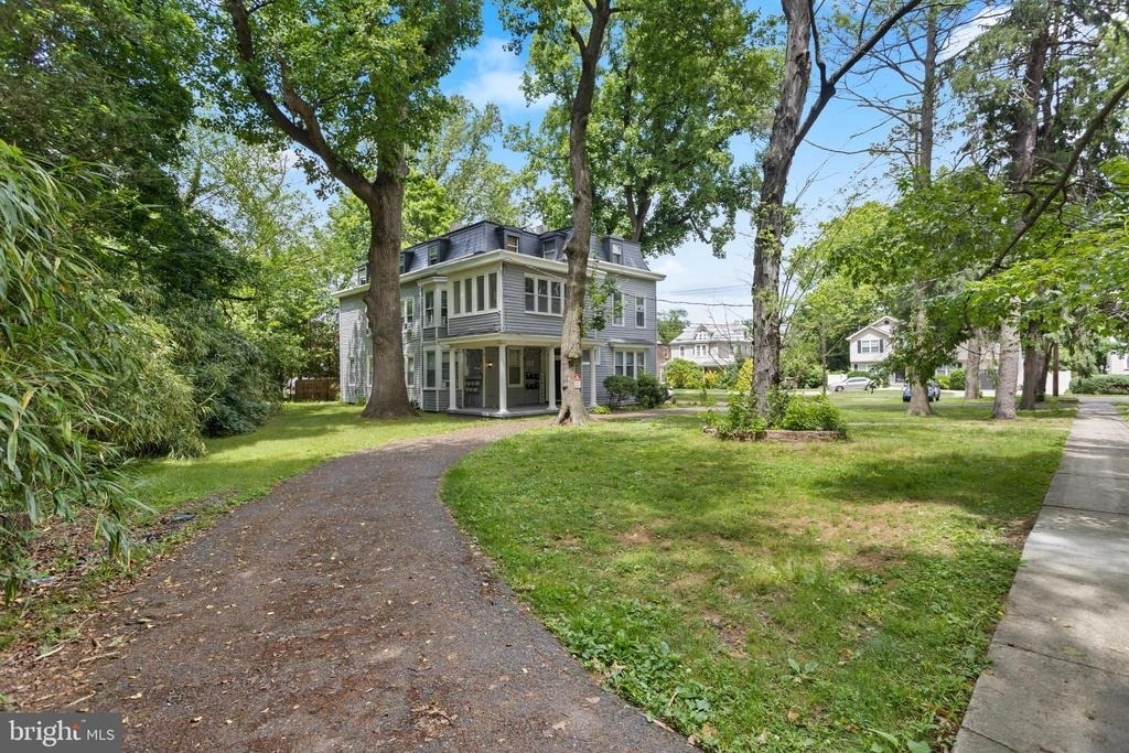 117 E Walnut Avenue - Photo 2
