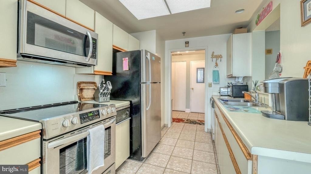 3101 Boardwalk - Photo 11