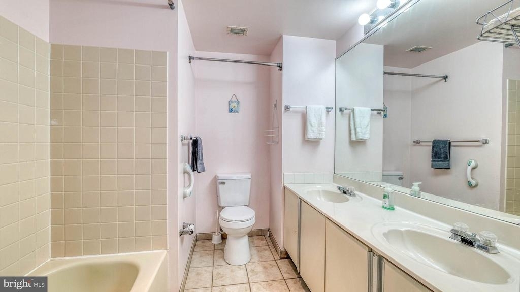 3101 Boardwalk - Photo 2